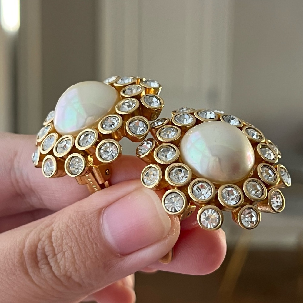 Vintage Christian Dior Star Celest Flower Pearl Rhinestone Round Gold Earrings - Picture 7 of 10